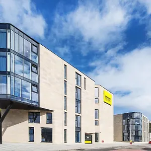 Destiny Student - Holyrood Daire